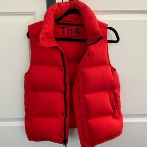 TNA SUPER PUFF VEST RED XS